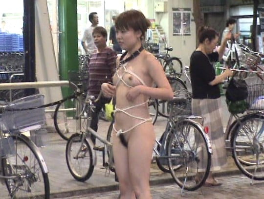 【着衣露出】日本の野外露出ビデオらしい全裸着替えプレーが満載サンプル１３４