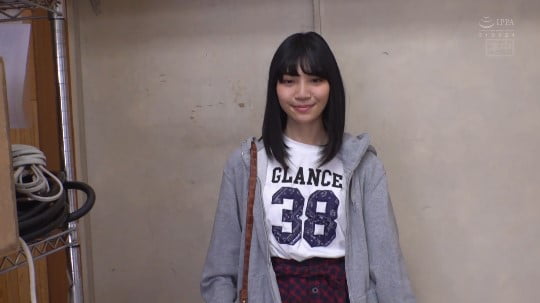 グラビアアイドルにフルチン露出！全裸監督がドッキリCFNMサンプル２０