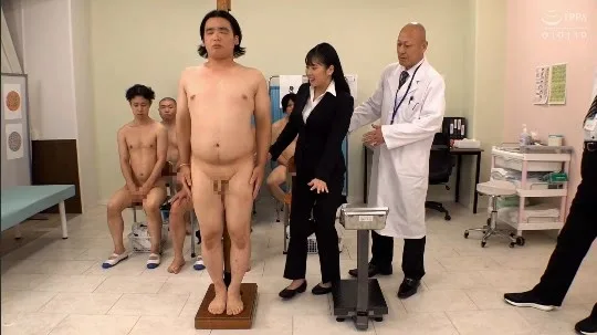 パンツスーツでCFNM身体測定をする女教師！暴発服射も！サンプル１０